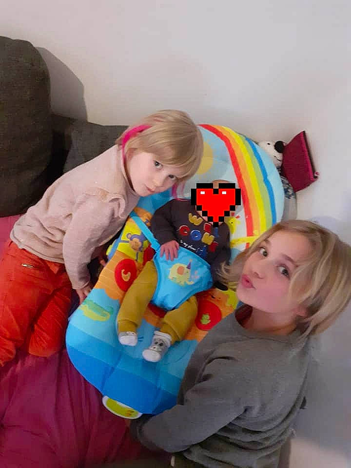 Leywine a rejoint le concours — aidez-le/la à gagner de superbes lots ! baby, baby_toys, child, person, play, toddler, toy