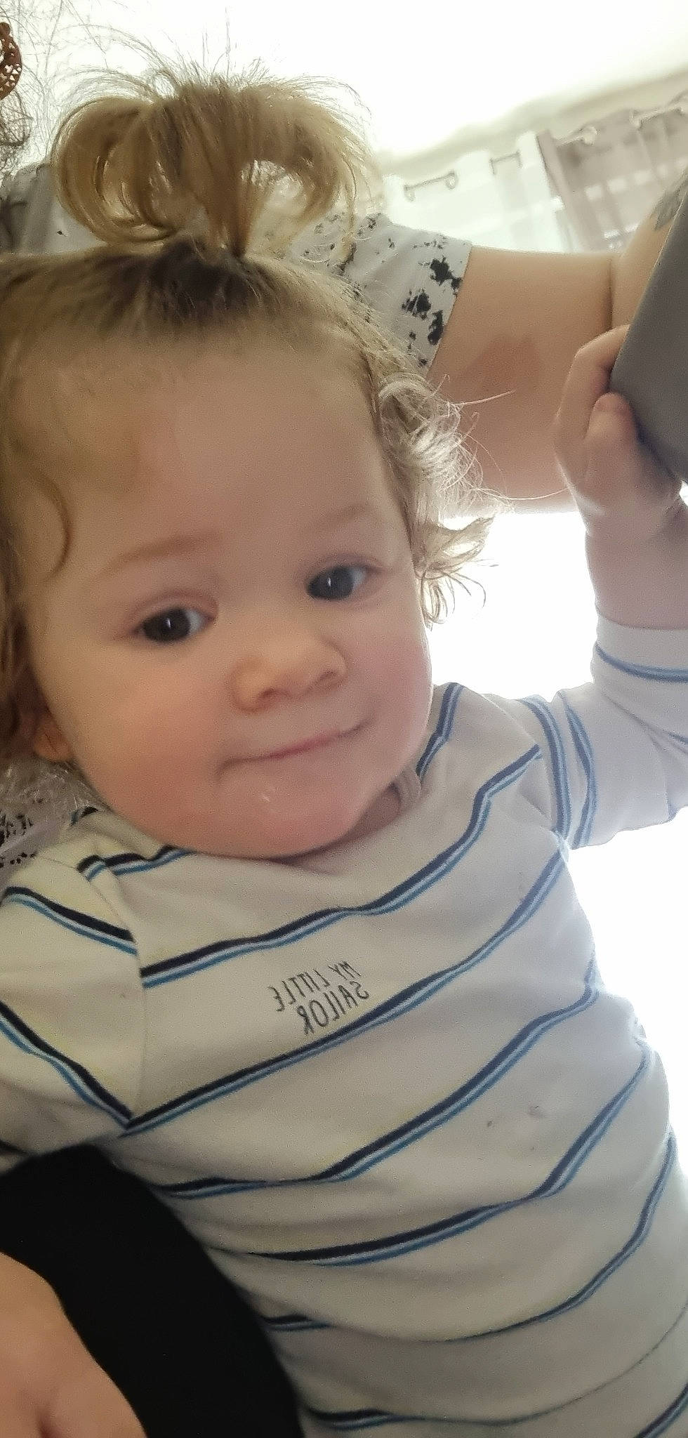 Mayson a rejoint le concours — aidez-le/la à gagner de superbes lots ! baby, baby_toddler_clothing, cheek, child, eyebrow, eyelash, facial_expression, fun, gesture, happy, iris, lip, mammal, mouth, nose, person, skin, sleeve, smile, toddler