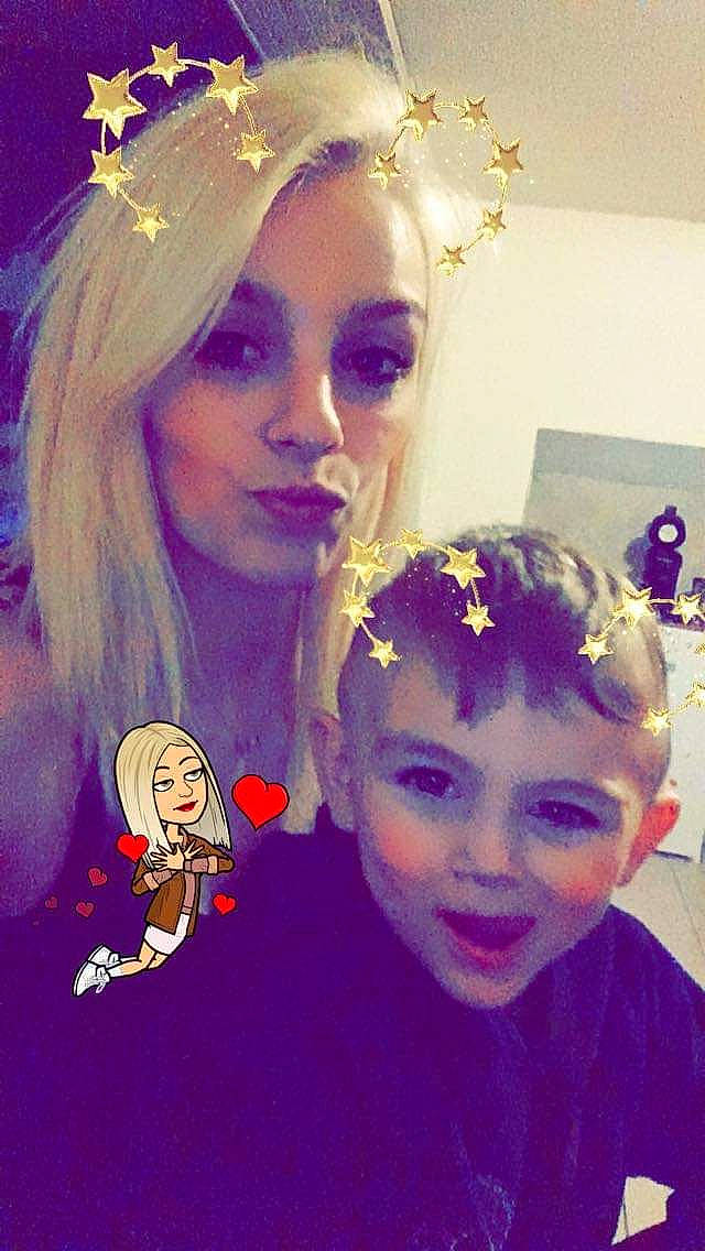 Warren a rejoint le concours — aidez-le/la à gagner de superbes lots ! art, chin, cool, eyebrow, eyelash, face, facial_expression, fashion_design, hair, hairstyle, happy, head, headgear, lip, magenta, makeover, organ, person, pink, purple