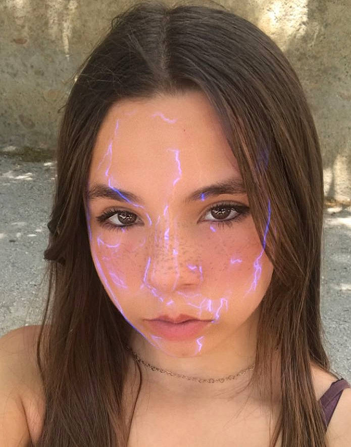 Coralie a rejoint le concours — aidez-le/la à gagner de superbes lots ! bangs, black_hair, cheek, ear, earrings, eye, eyebrow, eyelash, eyewear, forehead, iris, jaw, layered_hair, lip, makeover, mouth, neck, nose, person, skin