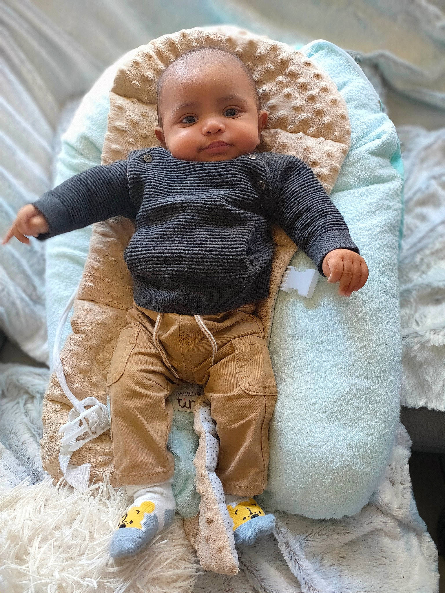 Eiden participe au concours pour gagner de l'argent avec cette photo : baby, baby_toddler_clothing, cheek, collar, comfort, doll, face, head, human, linens, pattern, person, product, sitting, skin, sleeve, textile, toddler, toy, white