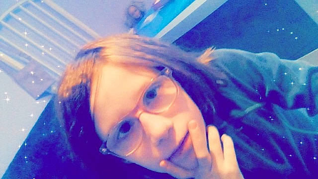 Cheyenne a rejoint le concours — aidez-le/la à gagner de superbes lots ! beauty, black_hair, blond, blue, cool, emotion, eye, face, forehead, fun, girl, head, human_hair_color, lip, mouth, nose, person, purple, sky, smile