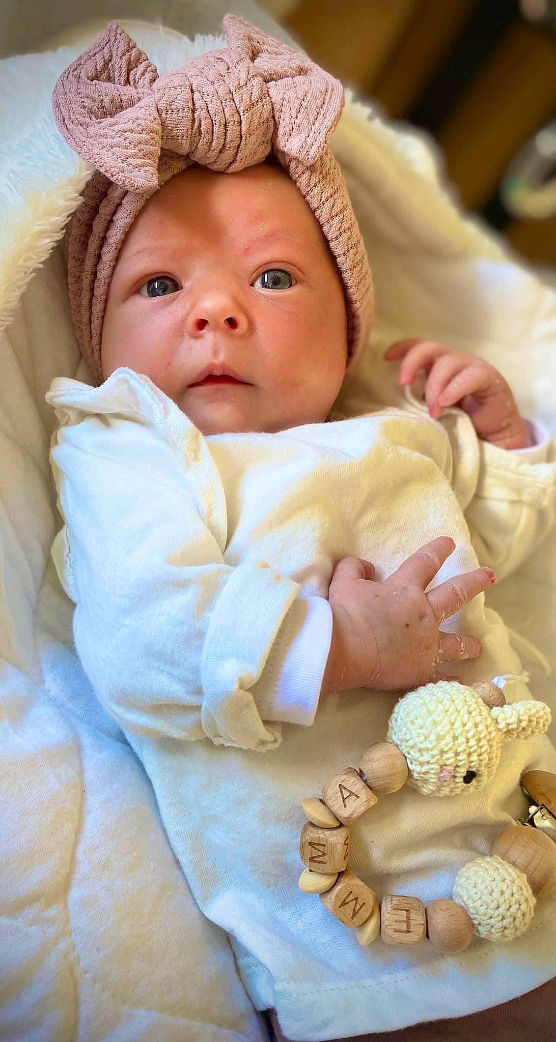 Emma participe au concours pour gagner de l'argent avec cette photo : baby, baby_products, baby_sleeping, baby_toddler_clothing, beanie, cap, cheek, child, comfort, face, fur, happy, linens, person, product, skin, stuffed_toy, textile, toddler, toy