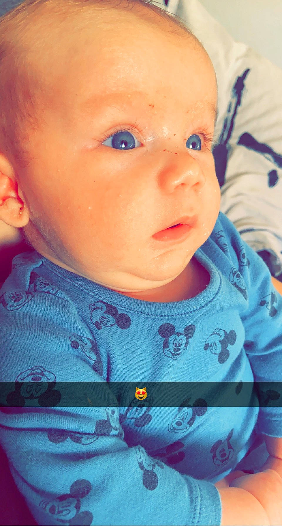 Kyle a rejoint le concours — aidez-le/la à gagner de superbes lots ! baby_toddler_clothing, cheek, chin, cool, ear, eyebrow, eyelash, facial_expression, forehead, hairstyle, happy, iris, lip, mouth, neck, nose, person, pink, skin, sleeve