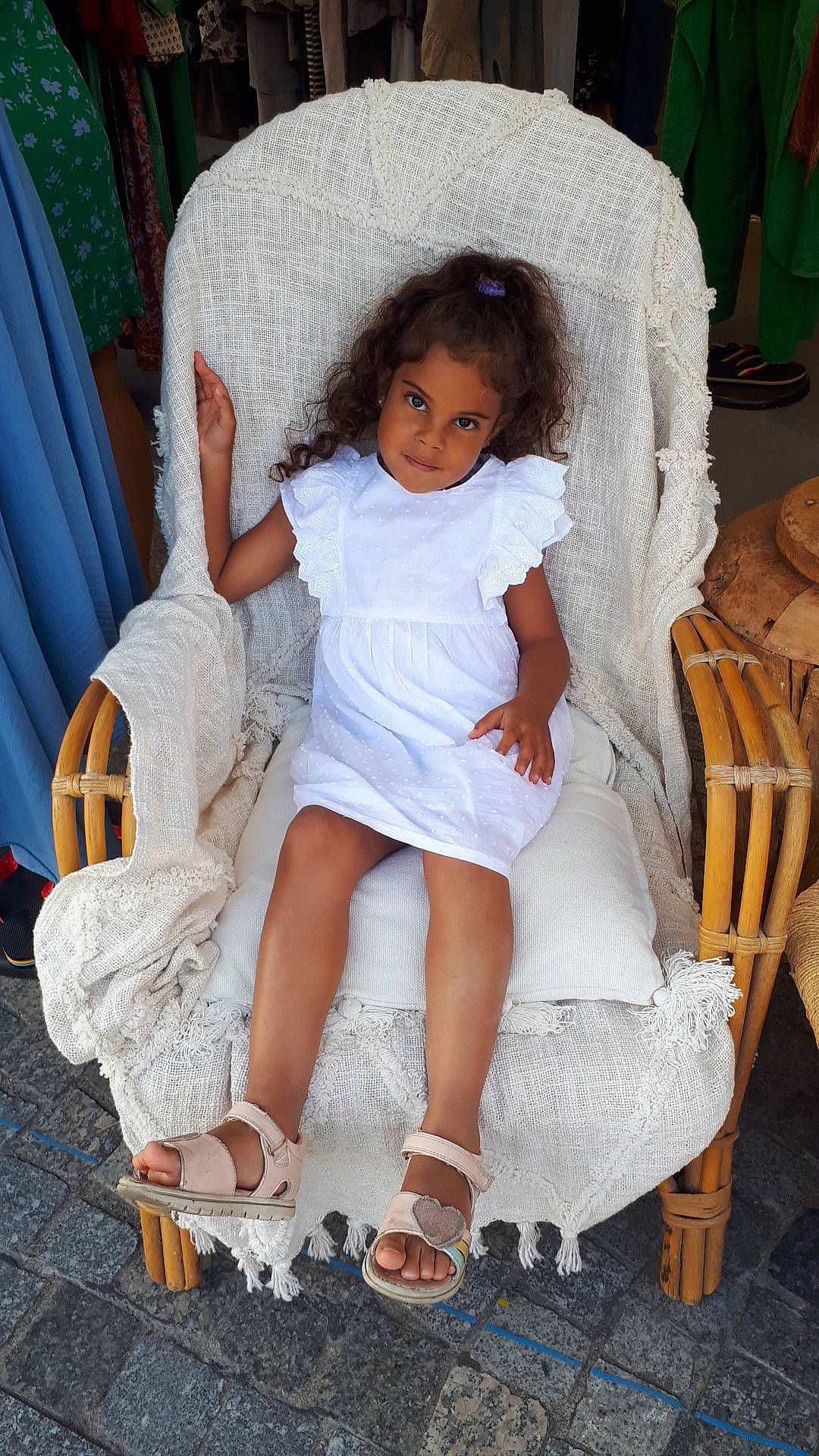 Inès a rejoint le concours — aidez-le/la à gagner de superbes lots ! baby_toddler_clothing, beauty, chair, child, comfort, dress, fashion, fashion_design, hairstyle, hand, happy, human, joint, knee, organ, person, skin, textile, thigh, toddler