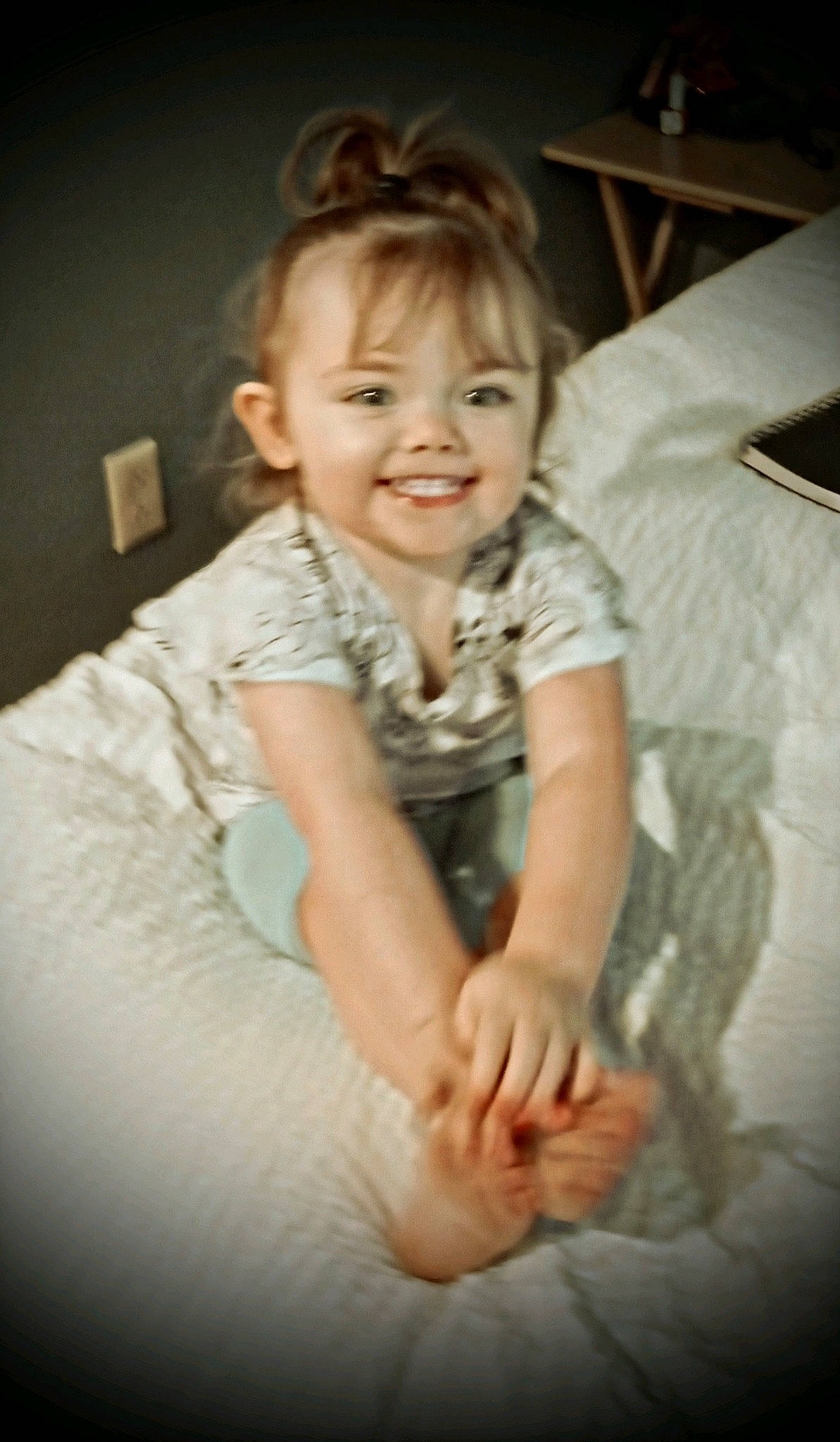 Scarlett is registered to the contest to win money with this photo: cheek, comfort, dress, eye, facial_expression, finger, flash_photography, gesture, hair, hand, happy, human_body, iris, joy, mammal, mouth, person, shoulder, skin, sleeve