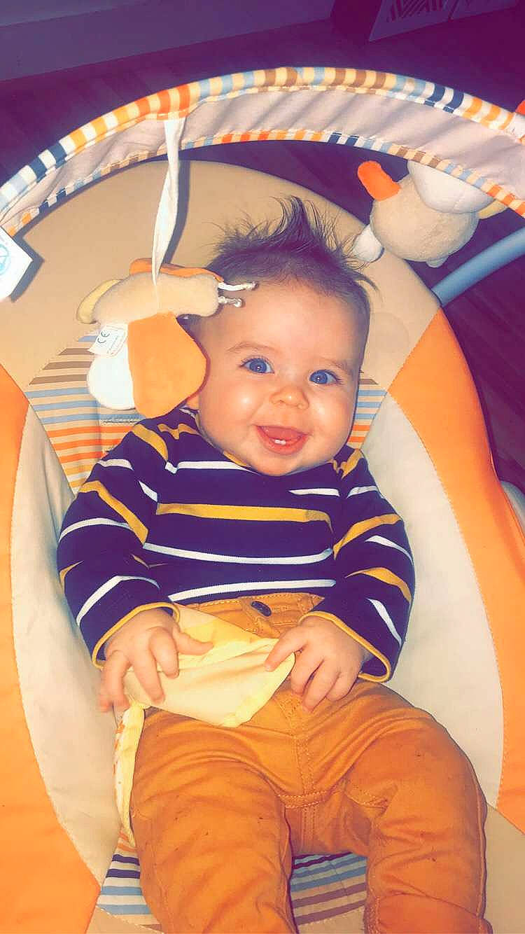 Hayden participe au concours pour gagner de l'argent avec cette photo : baby, cheek, child, person, product, skin, toddler