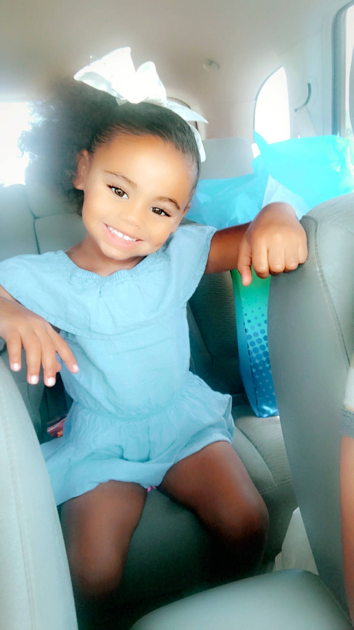 Londyn is registered to the contest to win money with this photo: baby, child, family_car, joy, leg, person, sitting, skin, smile, thigh, toddler