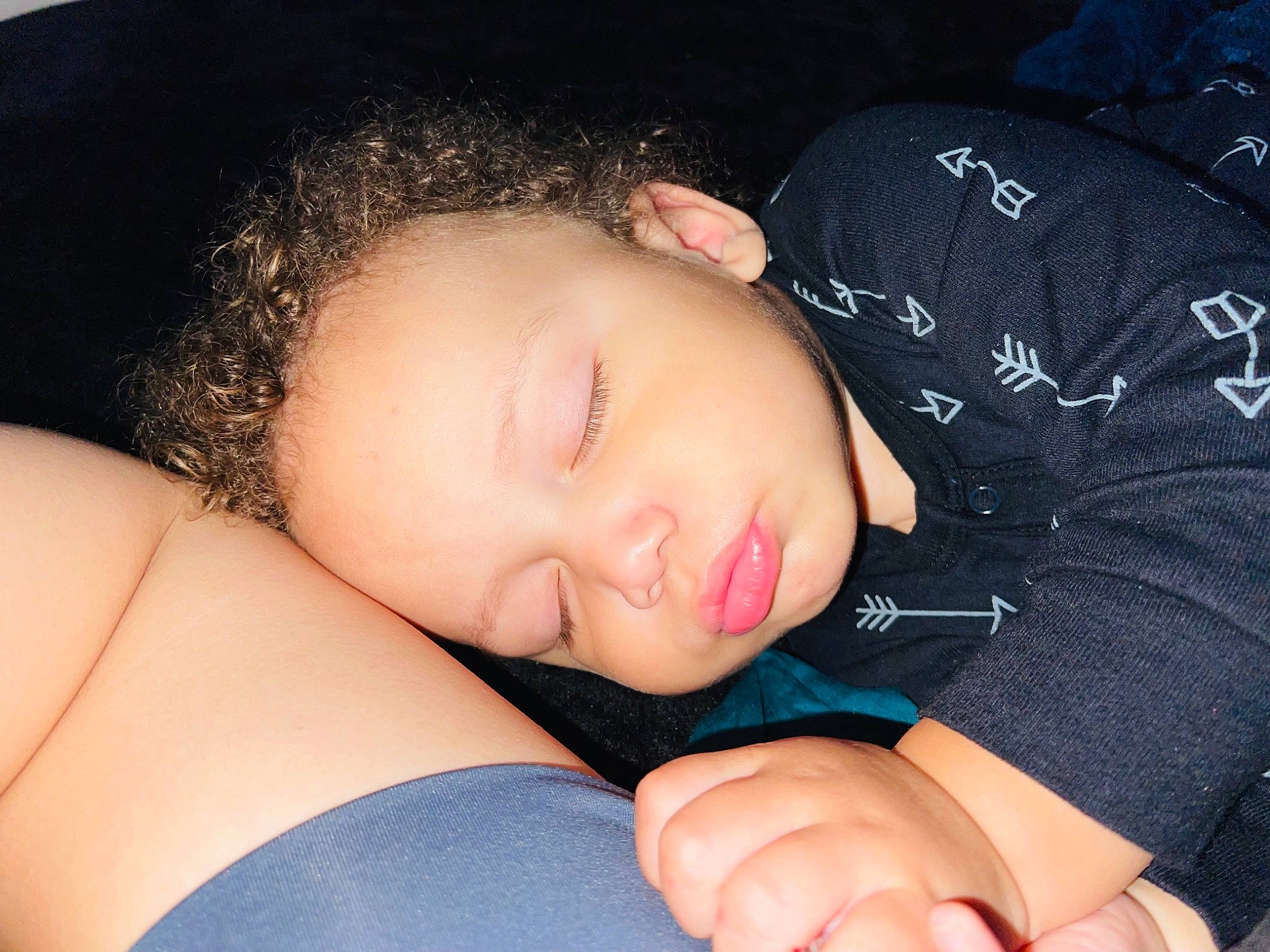 Kai is registered to the contest to win money with this photo: black_hair, cheek, chest, chin, comfort, cool, elbow, eyebrow, eyelash, finger, flash_photography, gesture, head, lip, mouth, neck, nose, person, skin, thigh