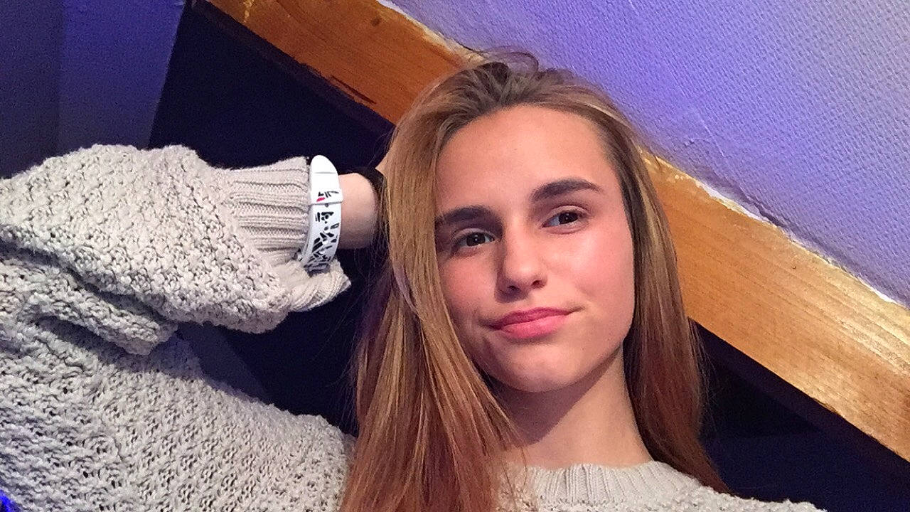 Kayliah a rejoint le concours — aidez-le/la à gagner de superbes lots ! beauty, blond, brown_hair, cheek, chin, eye, eyebrow, face, forehead, hair, hair_coloring, hairstyle, head, jaw, lip, long_hair, neck, nose, person, selfie