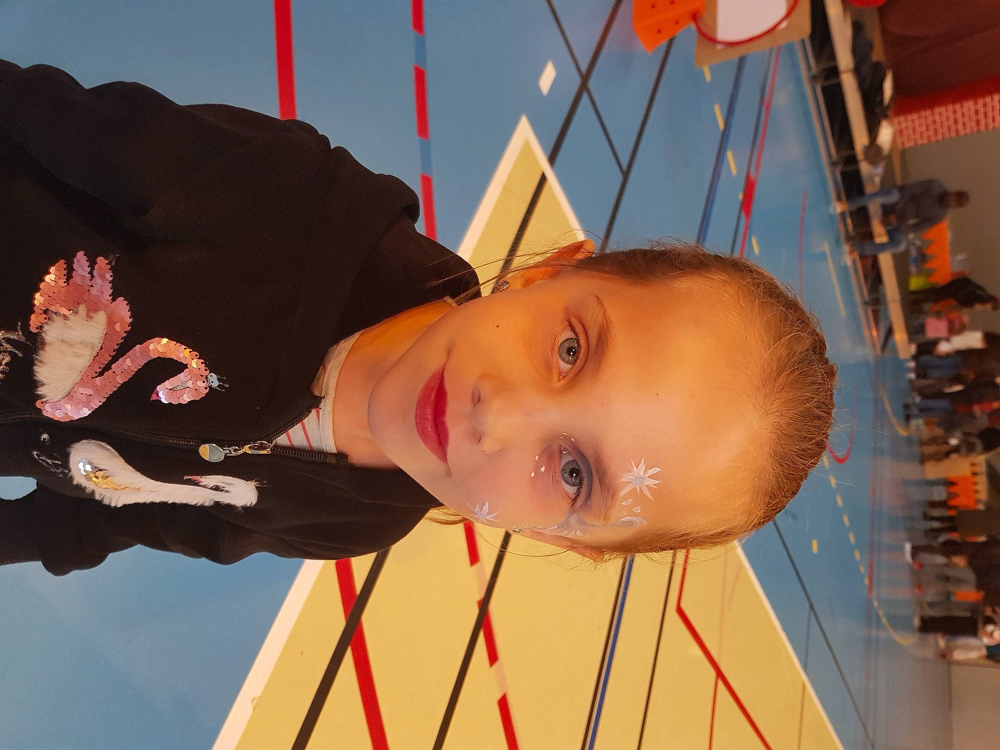 Louna participe au concours pour gagner de l'argent avec cette photo : baby, child, flooring, fun, happy, house, human_body, leisure, outdoor_play_equipment, person, playground, recreation, sky, smile, swing, toddler, tree, vacation, wood