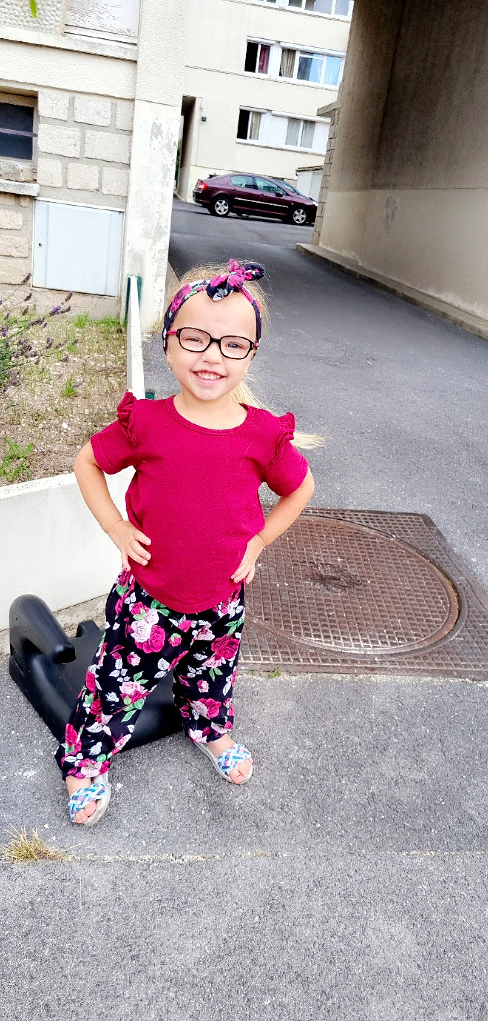 Cassie participe au concours pour gagner de l'argent avec cette photo : active_pants, asphalt, baby_toddler_clothing, cool, eyewear, face, glasses, happy, head, joy, magenta, person, pink, shoulder, sleeve, smile, sock, sportswear, street_fashion, thigh