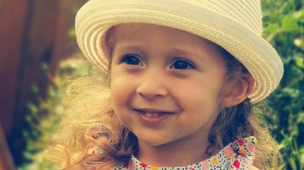 Charlotte a rejoint le concours — aidez-le/la à gagner de superbes lots ! cheek, chin, eye, eyebrow, face, facial_expression, hair, hairstyle, happy, hat, head, headwear, human_body, joy, lip, mouth, nose, organ, people_in_nature, person