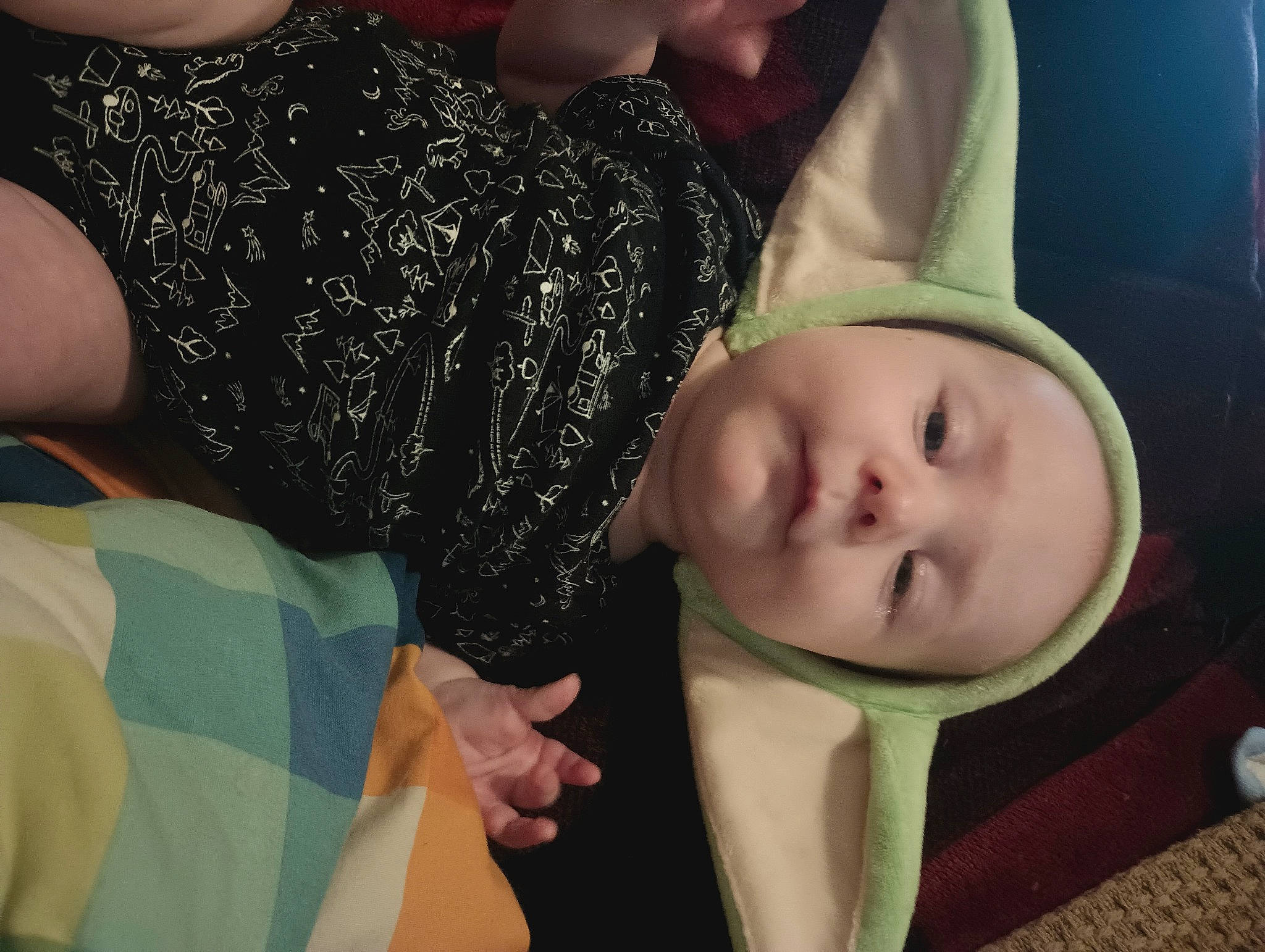 Drake is registered to the contest to win money with this photo: baby, chest, child, comfort, ear, eyelash, fashion_accessory, finger, fun, gesture, hand, happy, human_body, joint, nail, neck, pattern, person, shoulder, thumb