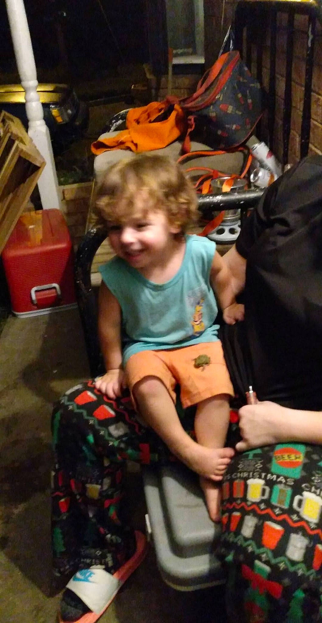 Lyiam is registered to the contest to win money with this photo: bag, chair, event, eyewear, fun, happy, human_leg, joy, lap, leisure, luggage_and_bags, motor_vehicle, person, recreation, rubiks_cube, shorts, sitting, smile, sunglasses, t_shirt