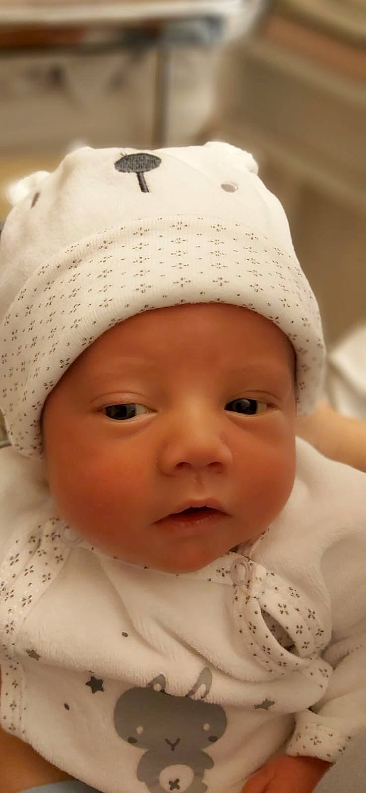 Ilias a rejoint le concours — aidez-le/la à gagner de superbes lots ! baby, bonnet, cap, cheek, child, hat, head, headgear, headwear, knit_cap, lip, person, skin, toddler, wool