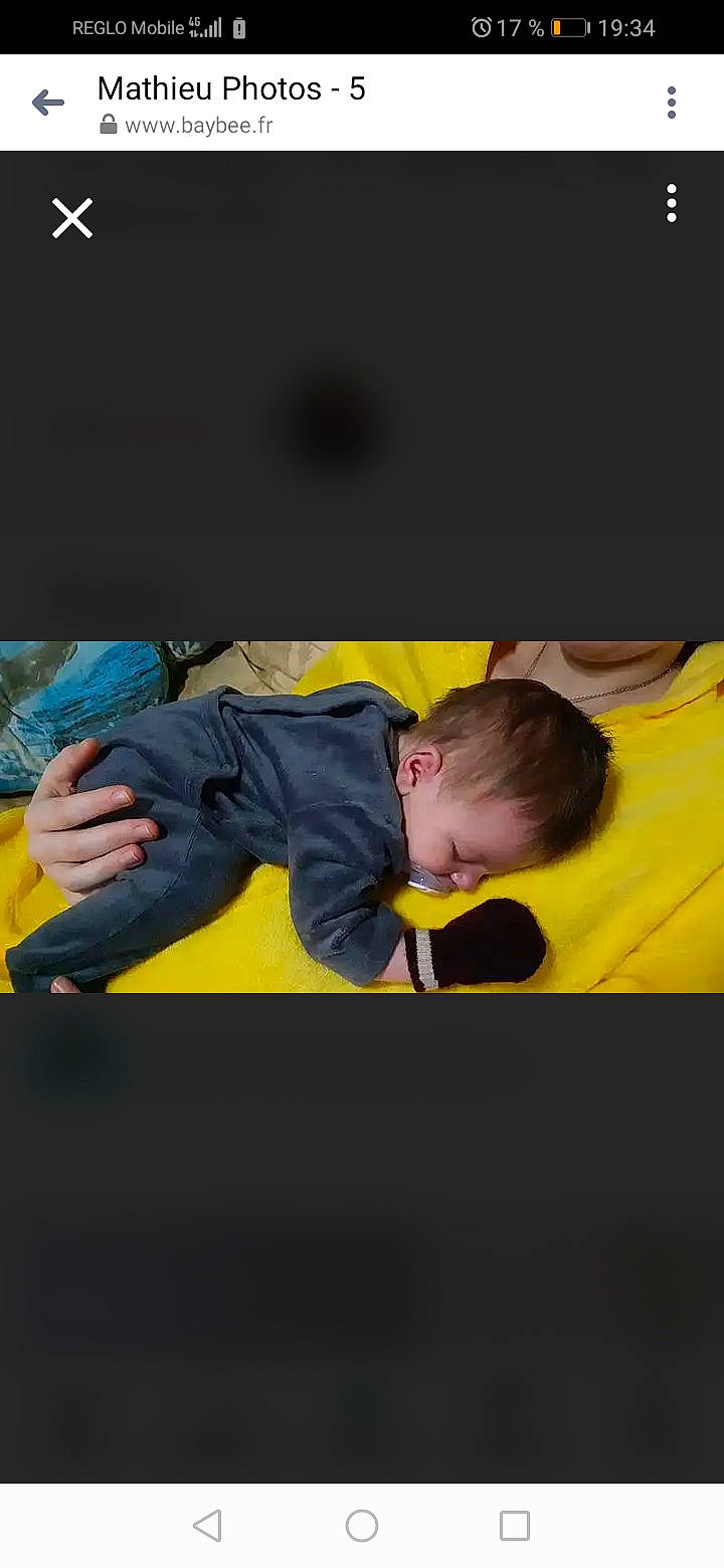 Mathieu a rejoint le concours — aidez-le/la à gagner de superbes lots ! baby, baby_products, baby_toddler_clothing, bedtime, child, comfort, elbow, nap, person, play, sleep, toddler, yellow