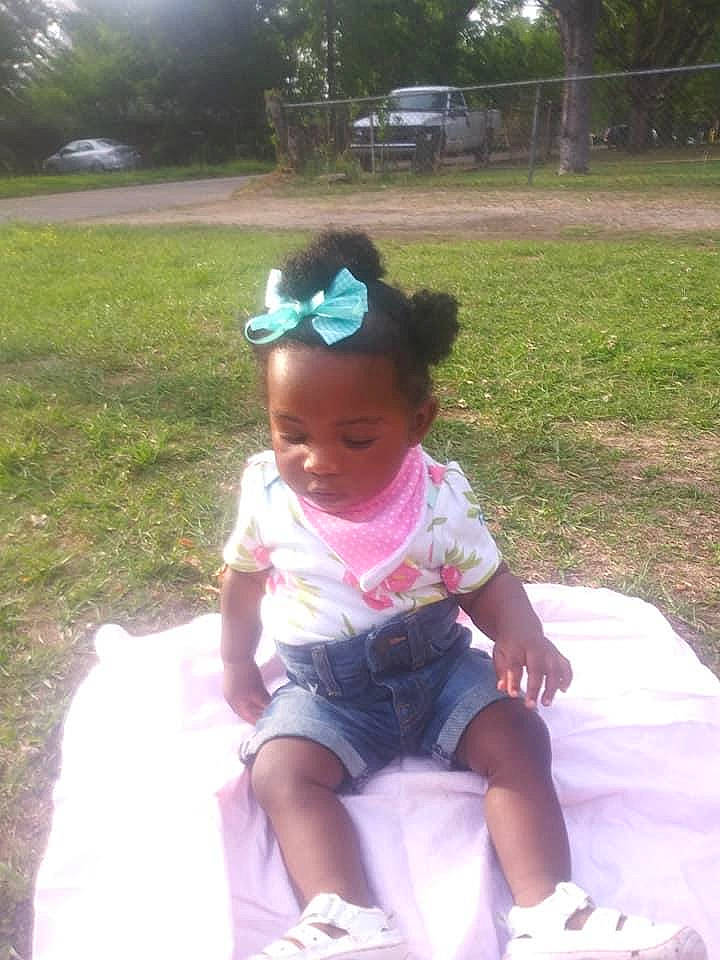 Desiree is registered to the contest to win money with this photo: child, fun, grass, person, play, sitting, skin, summer, sunlight, toddler