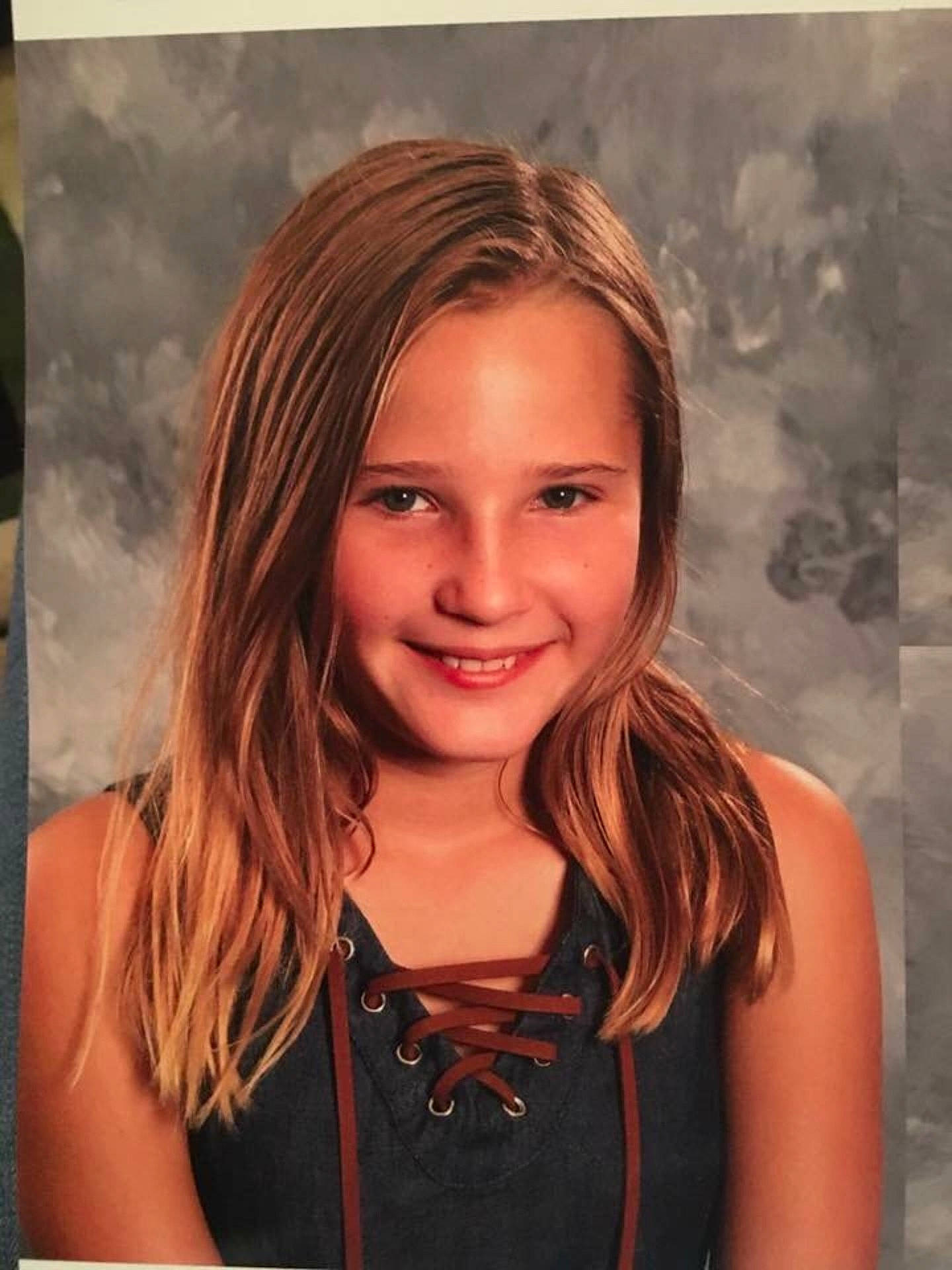 Evan is registered to the contest to win money with this photo: bangs, blond, brown_hair, chin, eyebrow, forehead, girl, hair, hair_coloring, hairstyle, human_hair_color, jaw, joy, layered_hair, long_hair, person, smile