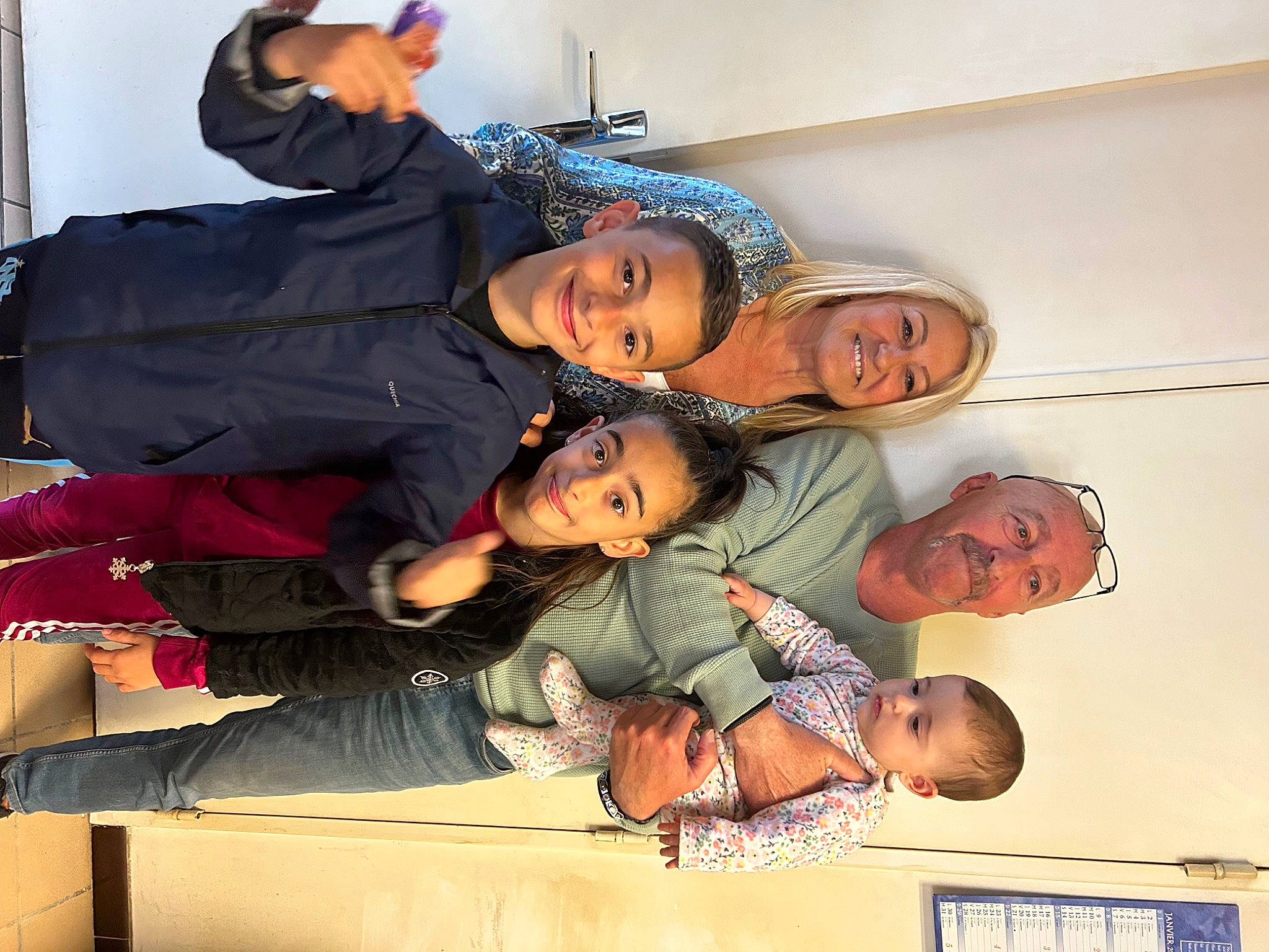 Clarisse a rejoint le concours — aidez-le/la à gagner de superbes lots ! child, comfort, event, fun, happy, hat, jacket, joy, leisure, person, room, smile, team, travel