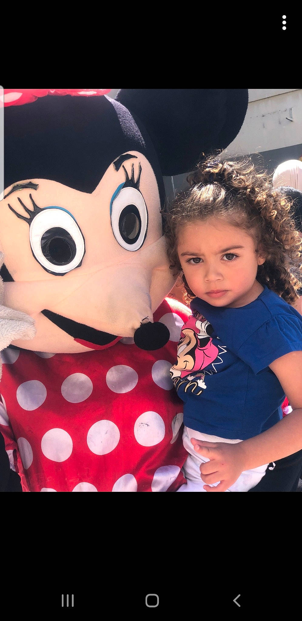 Shéryne participe au concours pour gagner de l'argent avec cette photo : child, fun, mascot, person, photography, plush, selfie, stuffed_toy, textile, toddler, toy