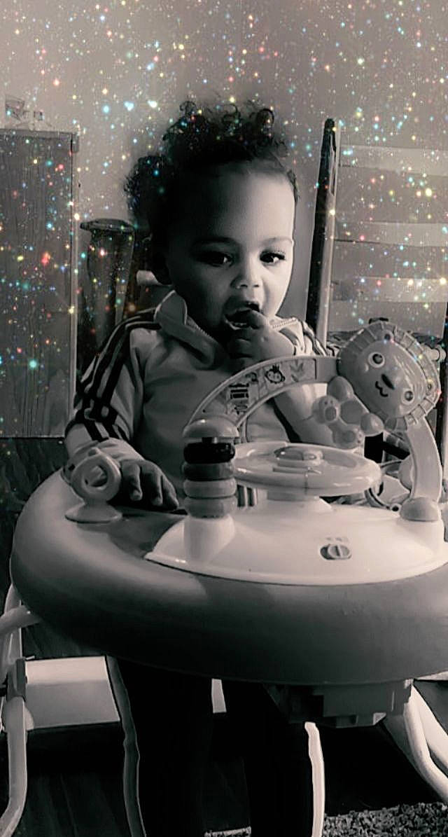 Evannah is registered to the contest to win money with this photo: baby, black_and_white, child, monochrome, person, photography, sitting, toddler