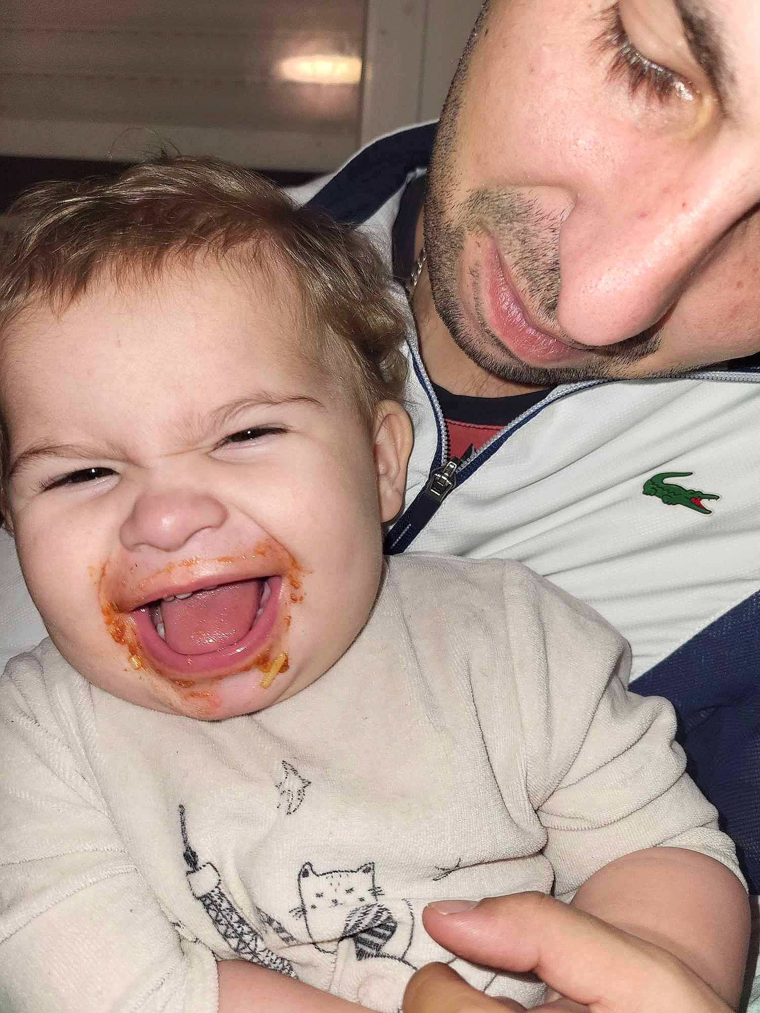 Léa Tischer a rejoint le concours — aidez-le/la à gagner de superbes lots ! baby, cheek, chin, comfort, ear, eyebrow, finger, forehead, gesture, happy, headwear, jaw, lip, mouth, neck, nose, organ, person, skin, smile