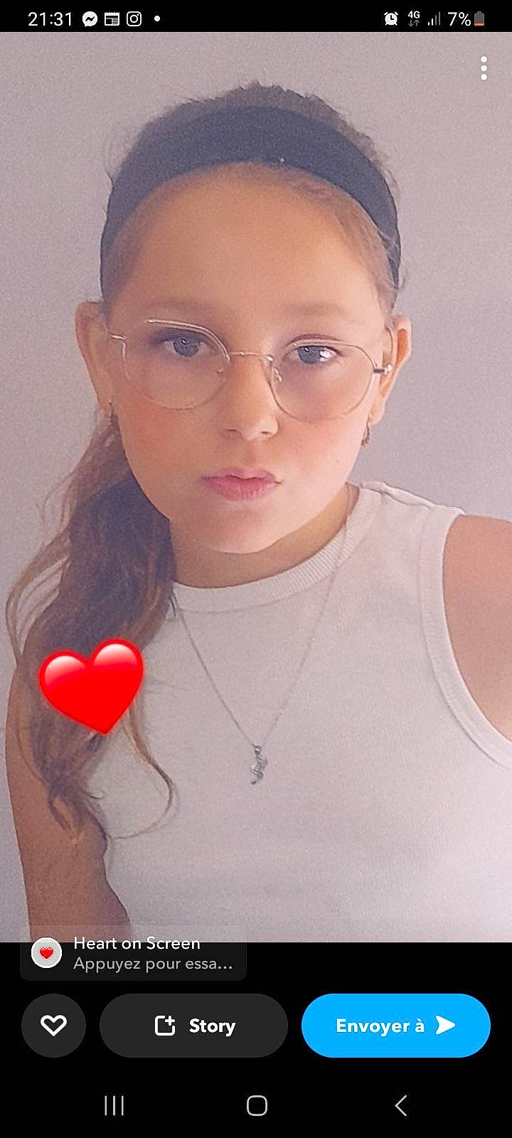 Leilana participe au concours pour gagner de l'argent avec cette photo : cap, cheek, chin, dress, eyebrow, eyewear, facial_expression, fashion, glasses, hairstyle, human_body, lip, neck, nose, person, pink, shoulder, skin, sleeve, vision_care