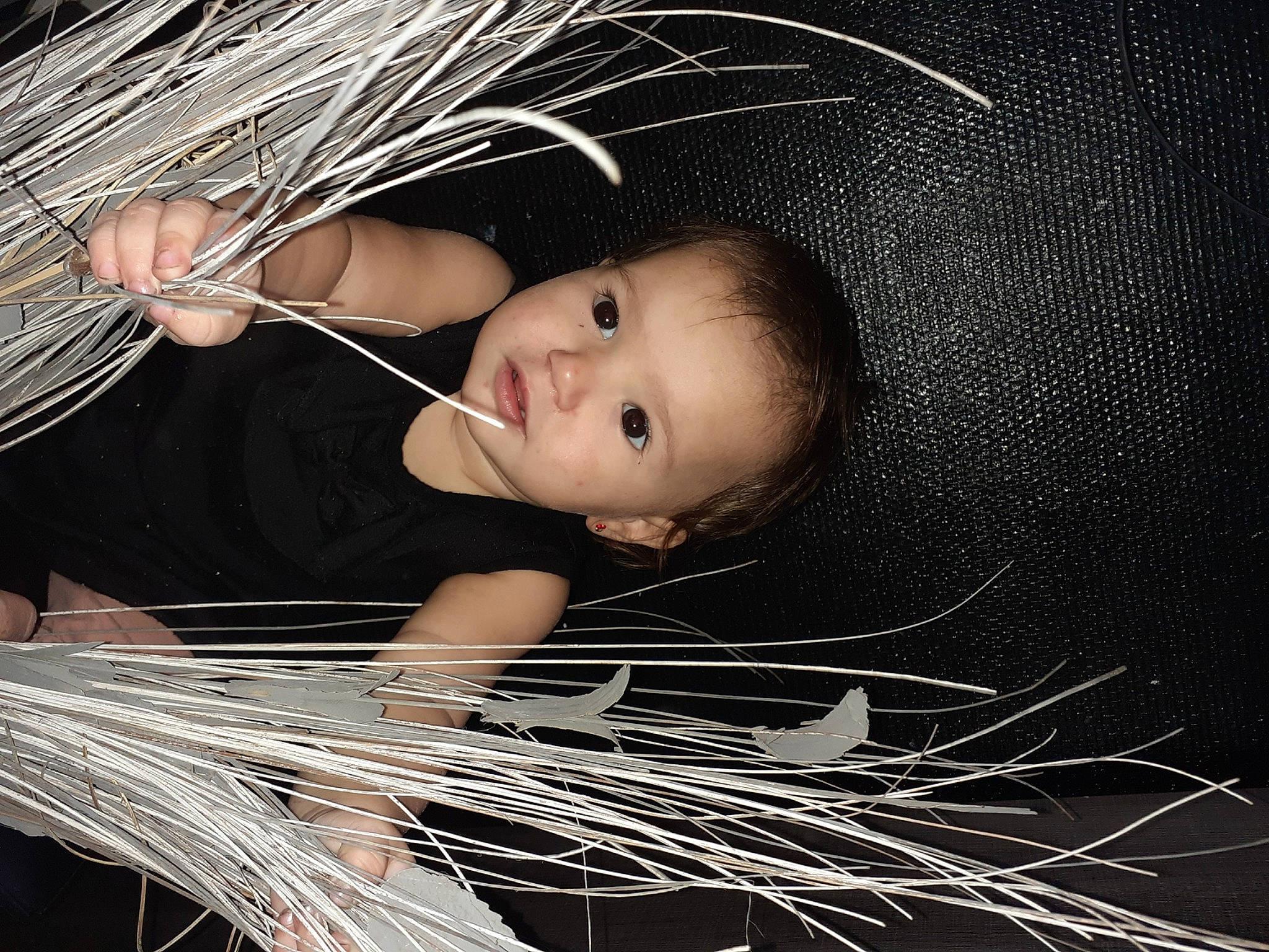 Matina a rejoint le concours — aidez-le/la à gagner de superbes lots ! beauty, child, chin, darkness, event, eye, eyelash, face, flash_photography, fun, grass, hair, happy, head, iris, organ, person, photograph, skin, smile