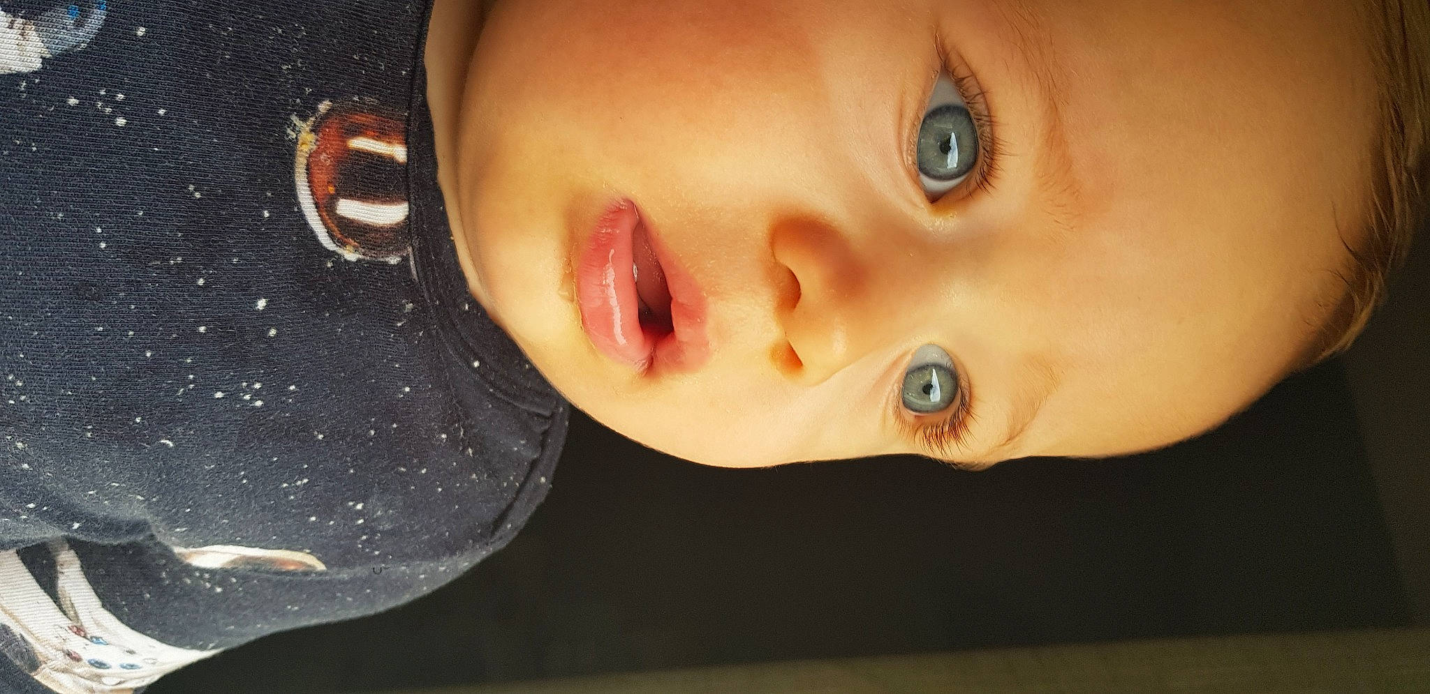 Ayan participe au concours pour gagner de l'argent avec cette photo : baby, cheek, child, close_up, ear, eyebrow, eyelash, happy, head, human_body, iris, jaw, lip, mouth, neck, nose, person, skin, smile, snout