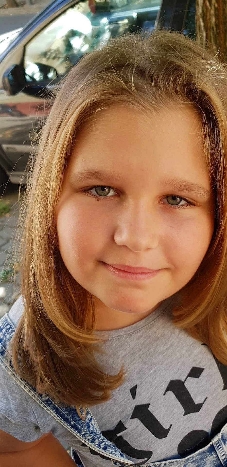 Patricia a rejoint le concours — aidez-le/la à gagner de superbes lots ! beauty, blond, brown_hair, cheek, child_model, chin, eye, eyebrow, face, forehead, hair, hair_coloring, hairstyle, head, joy, layered_hair, lip, nose, person, skin