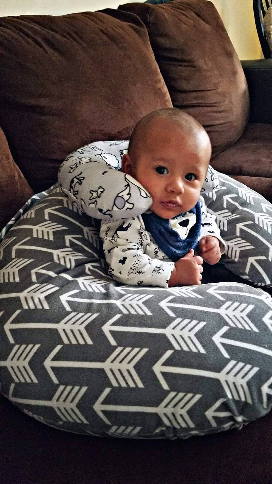Vito is registered to the contest to win money with this photo: baby, bean_bag, child, comfort, furniture, person, toddler