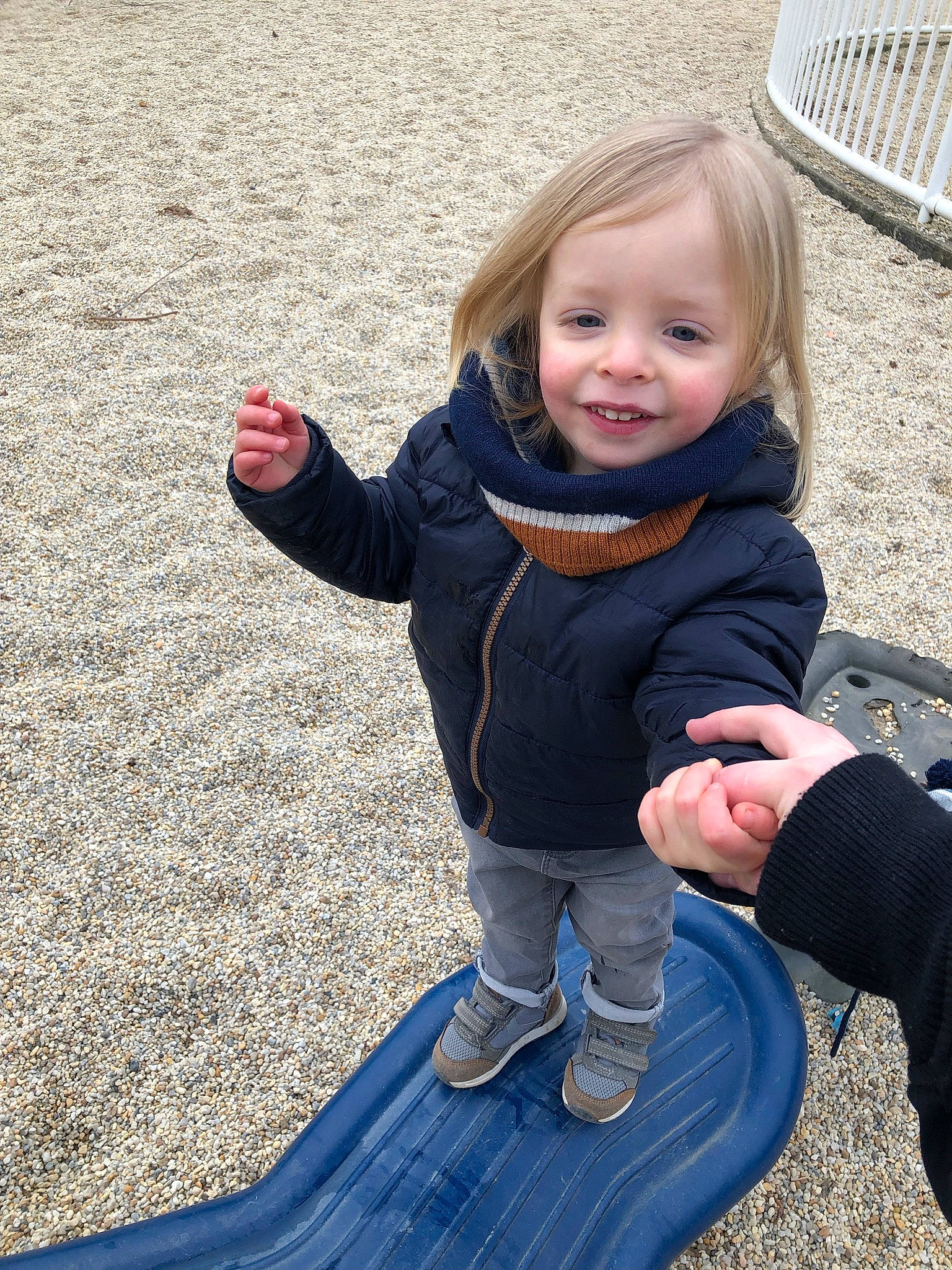 Dahyem participe au concours pour gagner de l'argent avec cette photo : baby, baby_toddler_clothing, blue, chair, child, city, denim, electric_blue, fun, gesture, grass, happy, joy, leg, leisure, people_in_nature, person, photograph, road_surface, sitting