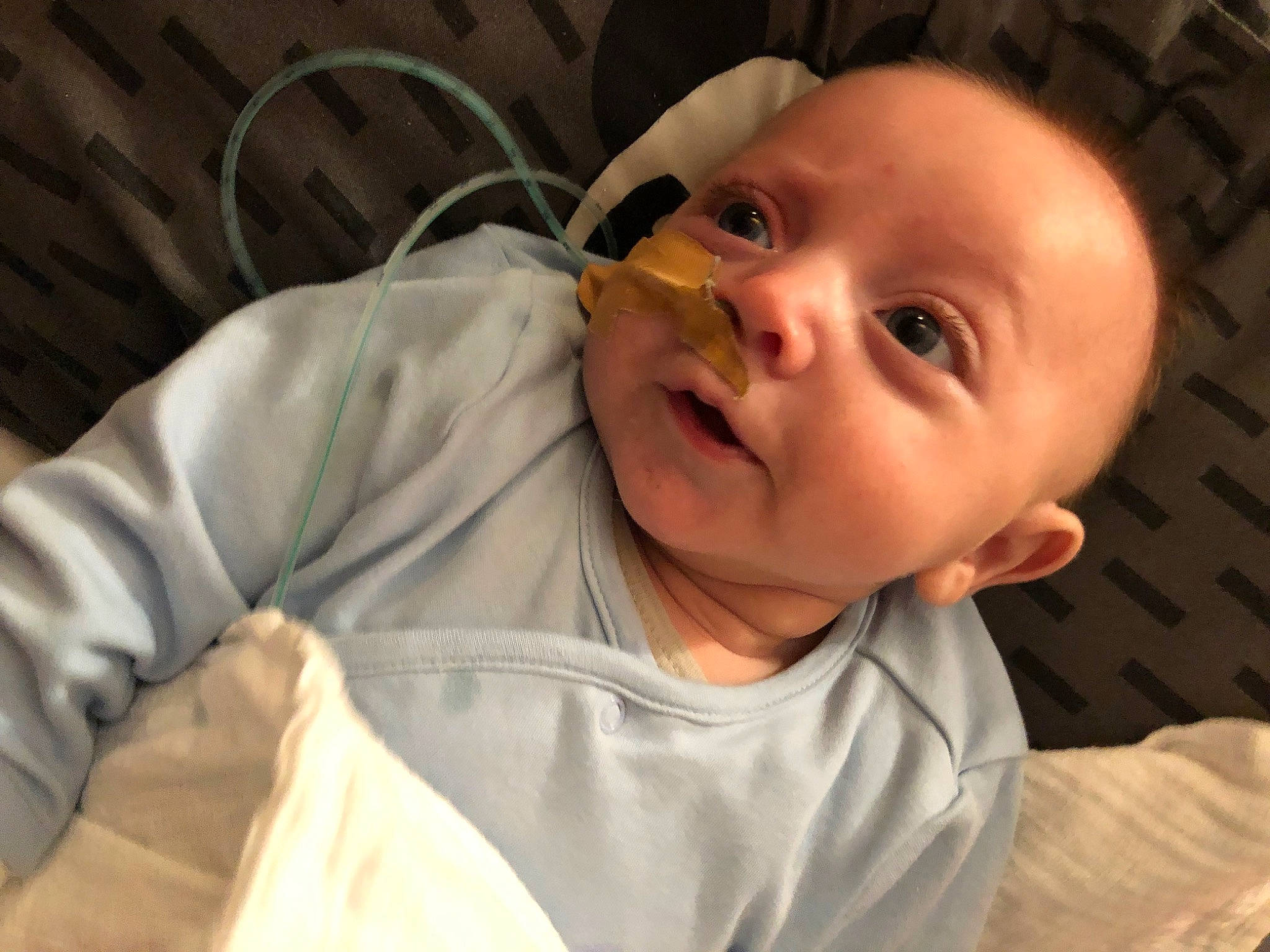 Noan a rejoint le concours — aidez-le/la à gagner de superbes lots ! baby, baby_toddler_clothing, cheek, child, chin, comfort, eye, eyebrow, eyelash, forehead, happy, lip, mouth, nose, person, skin, sleeve, smile, t_shirt, toddler