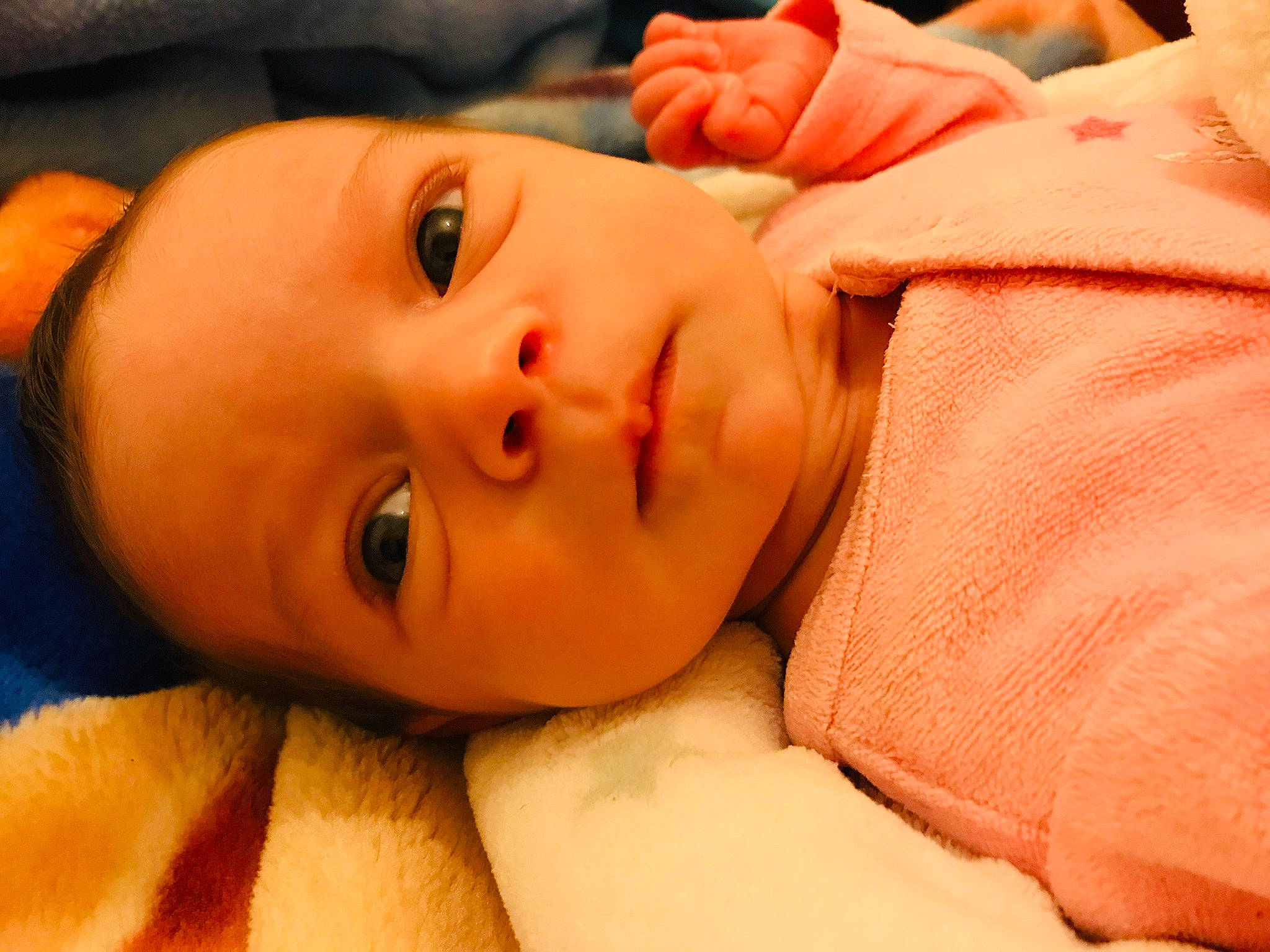 Kellya participe au concours pour gagner de l'argent avec cette photo : baby, beauty, bedtime, cheek, child, chin, close_up, ear, eye, eyelash, face, forehead, head, lip, mouth, muscle, neck, nose, person, skin