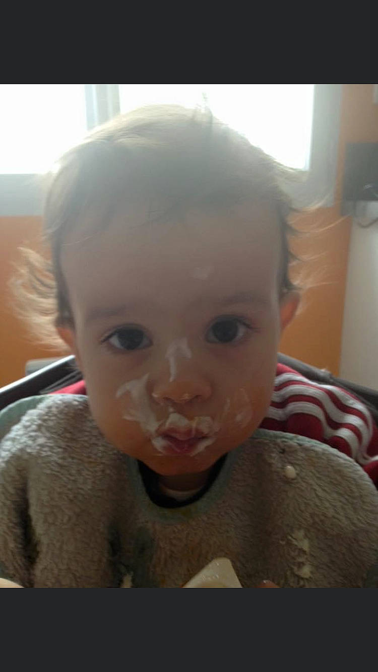 Nathan a rejoint le concours — aidez-le/la à gagner de superbes lots ! baby, baby_toddler_clothing, cheek, child, ear, eyebrow, eyelash, forehead, fun, happy, human_body, iris, jaw, lip, mouth, neck, nose, person, sitting, skin