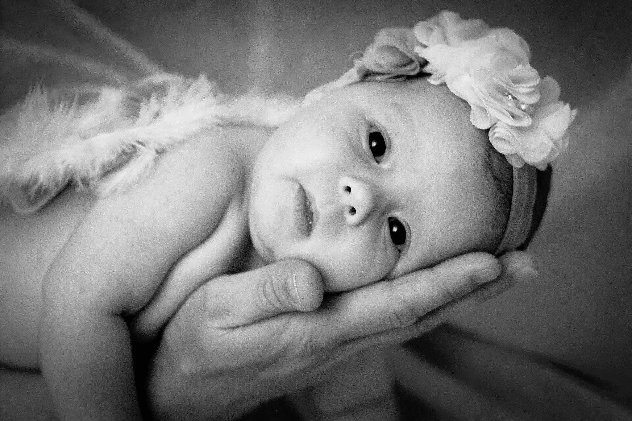 Callie participe au concours pour gagner de l'argent avec cette photo : baby, black_and_white, cheek, child, cloud, eye, eyebrow, eyelash, finger, flash_photography, gesture, hand, happy, iris, lip, nose, person, skin, smile, style