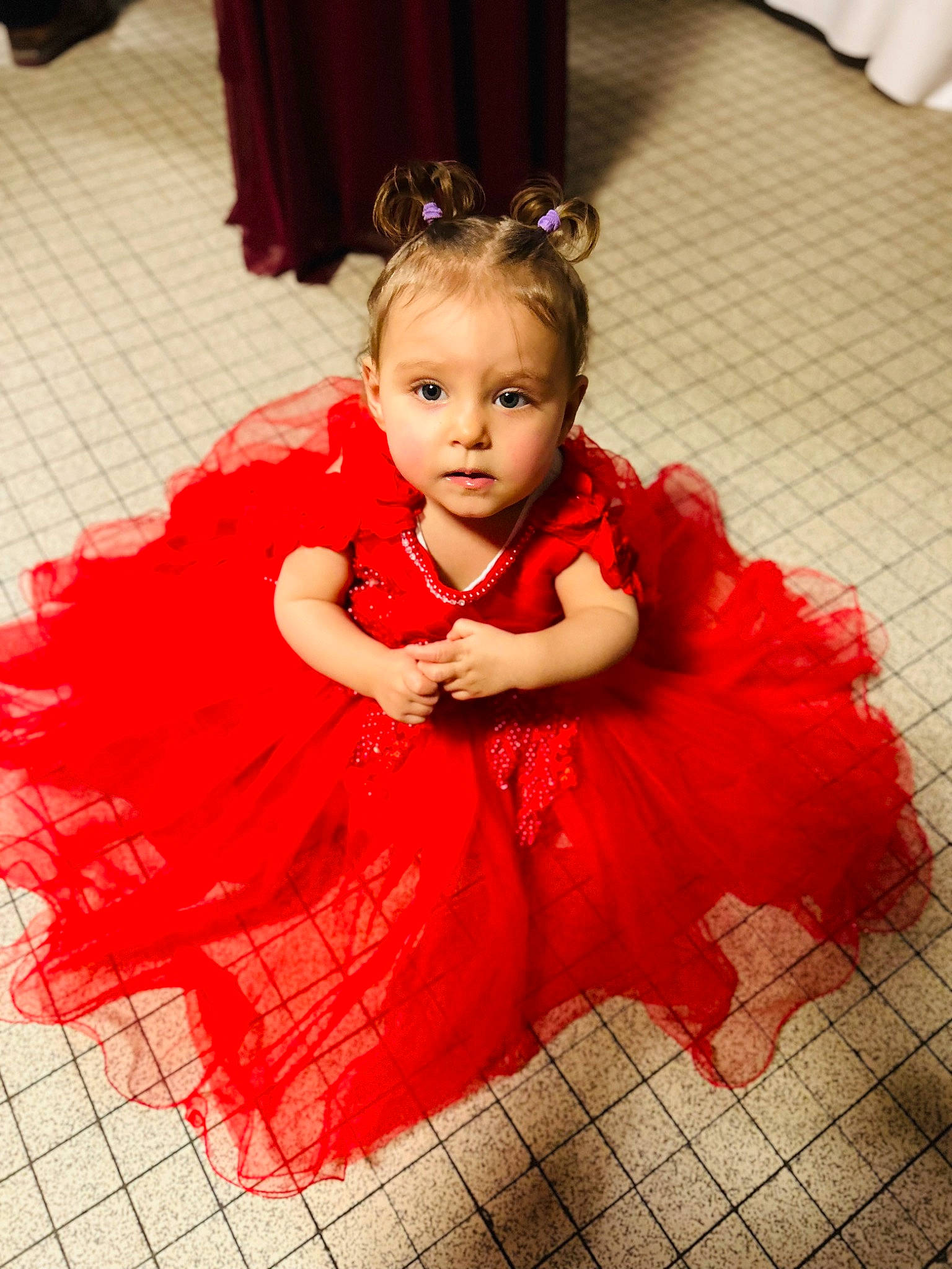 Giulia a rejoint le concours — aidez-le/la à gagner de superbes lots ! baby_toddler_clothing, day_dress, dress, event, face, flash_photography, flooring, formal_wear, happy, head, headpiece, iris, magenta, pattern, person, petal, pink, red, skin, textile
