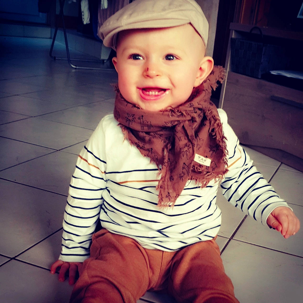Thibault a rejoint le concours — aidez-le/la à gagner de superbes lots ! baby, cheek, child, child_model, cool, face, fun, happy, hat, head, headgear, headwear, joy, laugh, outerwear, person, skin, sleeve, smile, t_shirt