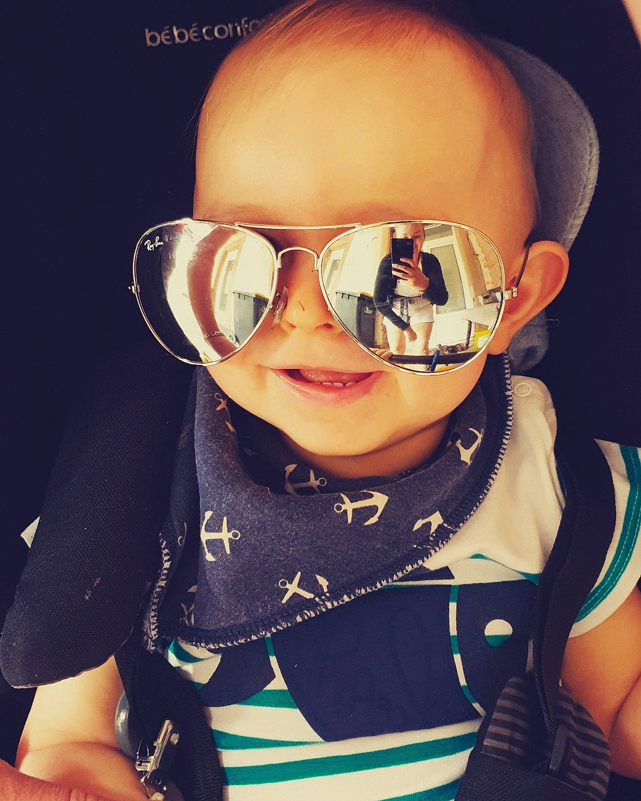 Thibault participe au concours pour gagner de l'argent avec cette photo : beauty, cheek, child, chin, cool, eye, eyewear, face, fun, glasses, head, lip, mouth, person, personal_protective_equipment, photography, selfie, smile, sunglasses, toddler