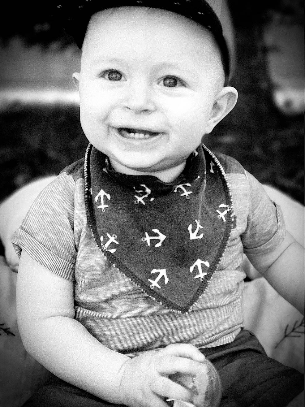 Thibault participe au concours pour gagner de l'argent avec cette photo : baby, black, black_and_white, cheek, child, face, facial_expression, happy, joy, laugh, monochrome, monochrome_photography, people, person, photograph, photography, portrait, skin, smile, snapshot