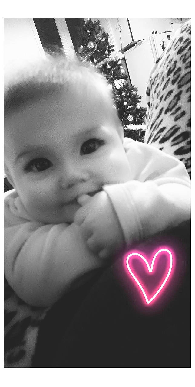 Halyna a rejoint le concours — aidez-le/la à gagner de superbes lots ! baby, beauty, black_and_white, cheek, event, eyebrow, eyelash, flash_photography, gesture, happy, iris, joy, lip, monochrome, monochrome_photography, nose, organ, person, style, thumb