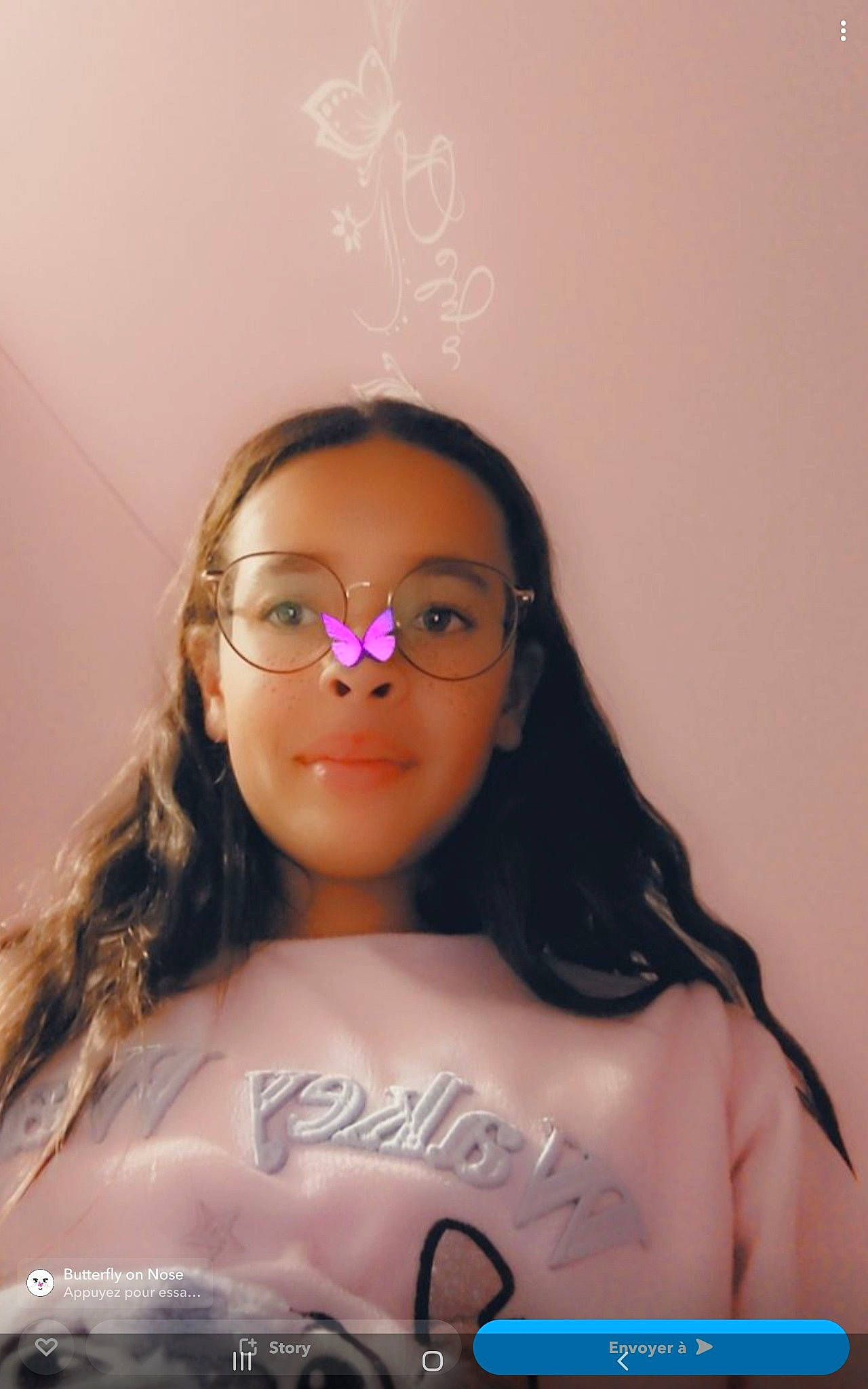 Délya a rejoint le concours — aidez-le/la à gagner de superbes lots ! black_hair, cheek, eyebrow, eyelash, eyewear, face, flash_photography, forehead, happy, head, human_body, iris, jaw, lip, neck, nose, person, shoulder, skin, smile