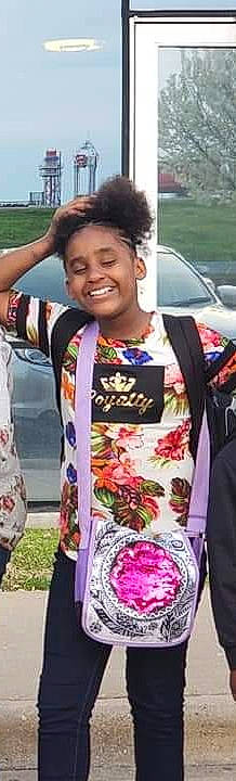 Damari joined the competition — help win amazing prizes! joy, person, sleeve, smile, t_shirt