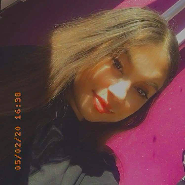 Narjes participe au concours pour gagner de l'argent avec cette photo : blond, cheek, chin, cool, eye, eyebrow, eyelash, face, forehead, hair, hair_coloring, hairstyle, head, human, jaw, joy, lip, mouth, nose, person