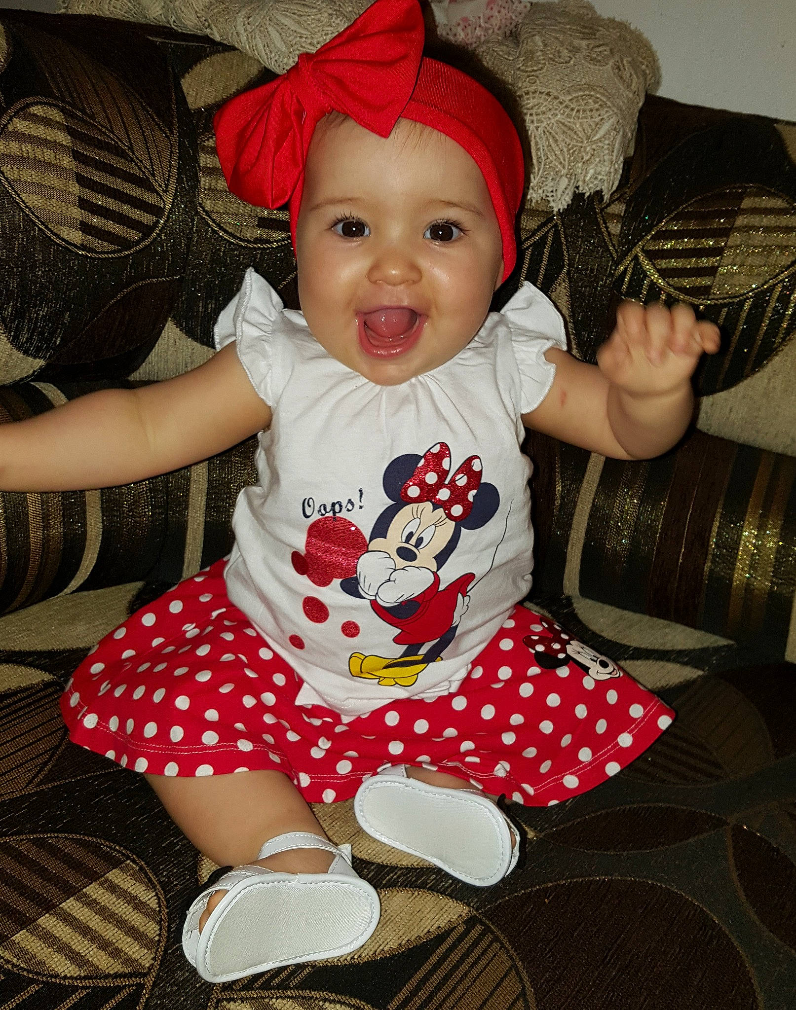 Mannu participe au concours pour gagner de l'argent avec cette photo : baby, baby_toddler_clothing, child, costume, design, headgear, headwear, pattern, person, polka_dot, skin, smile, toddler