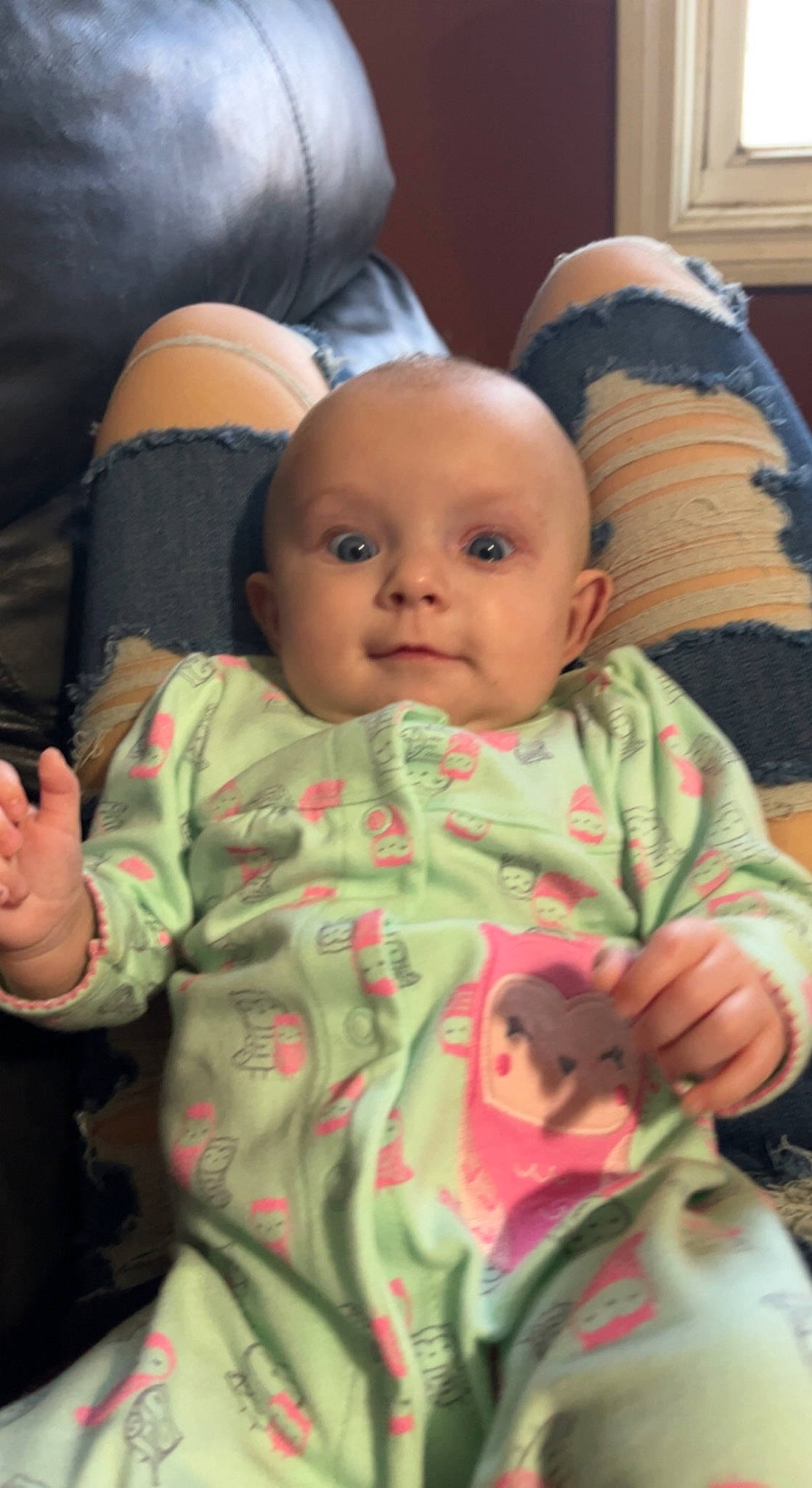 Astella is registered to the contest to win money with this photo: baby, baby_toddler_clothing, cheek, chin, comfort, eye, face, facial_expression, finger, gesture, hairstyle, head, human_body, iris, lip, mouth, nose, person, skin, sleeve