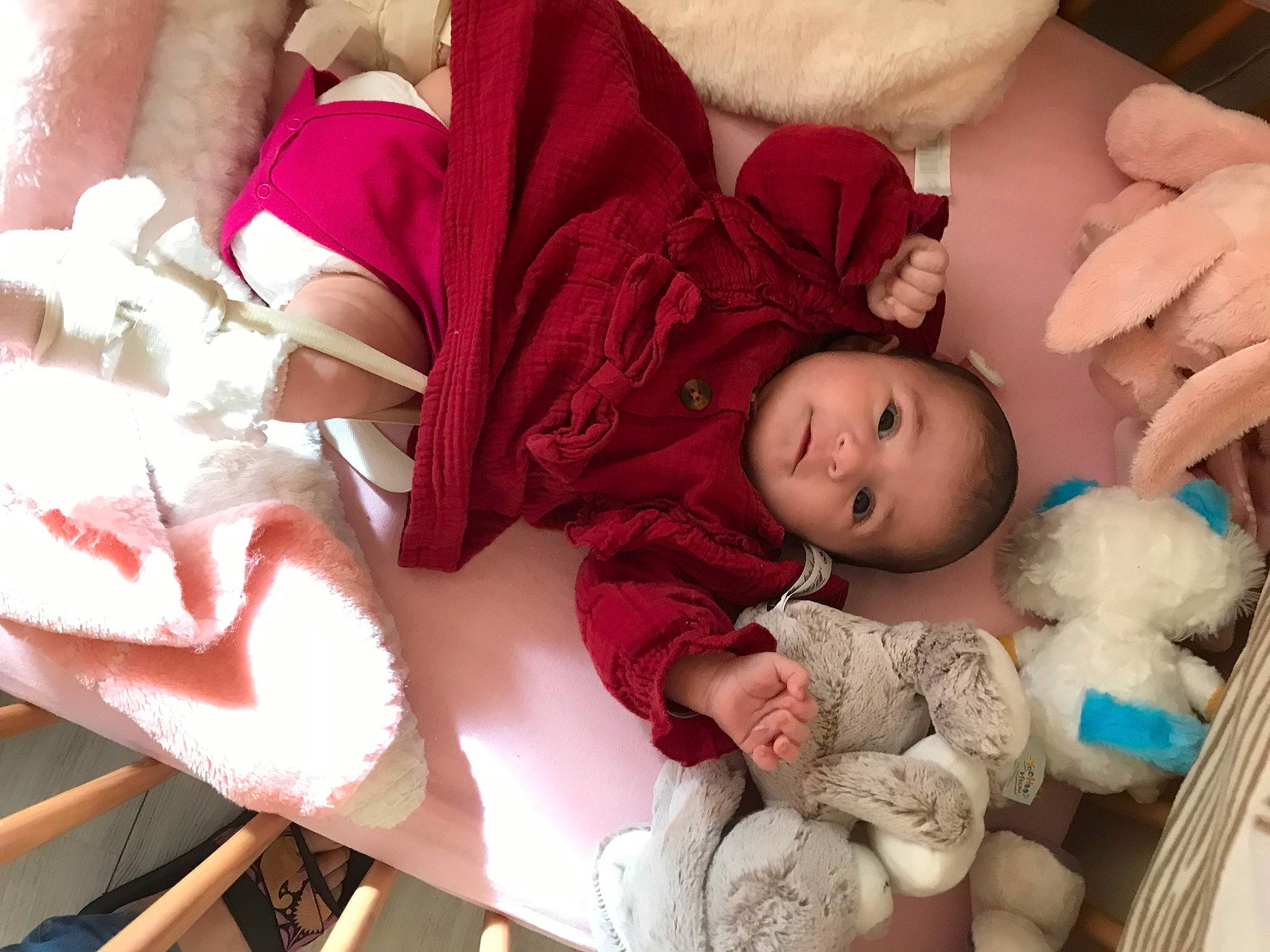 Marianna participe au concours pour gagner de l'argent avec cette photo : baby, baby_products, baby_sleeping, baby_toddler_clothing, carmine, cheek, child, comfort, finger, hand, happy, human_body, mouth, nail, person, pink, red, skin, thumb, toddler