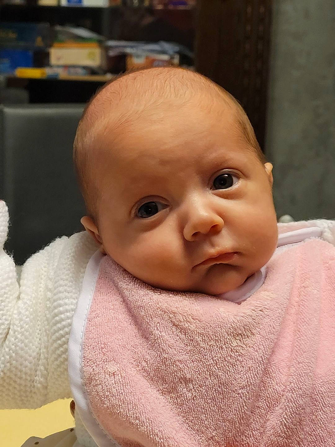 Zéliha participe au concours pour gagner de l'argent avec cette photo : baby, baby_products, baby_toddler_clothing, cheek, child, chin, close_up, collar, comfort, ear, eye, eyelash, head, iris, lip, nose, person, sitting, skin, sleeve