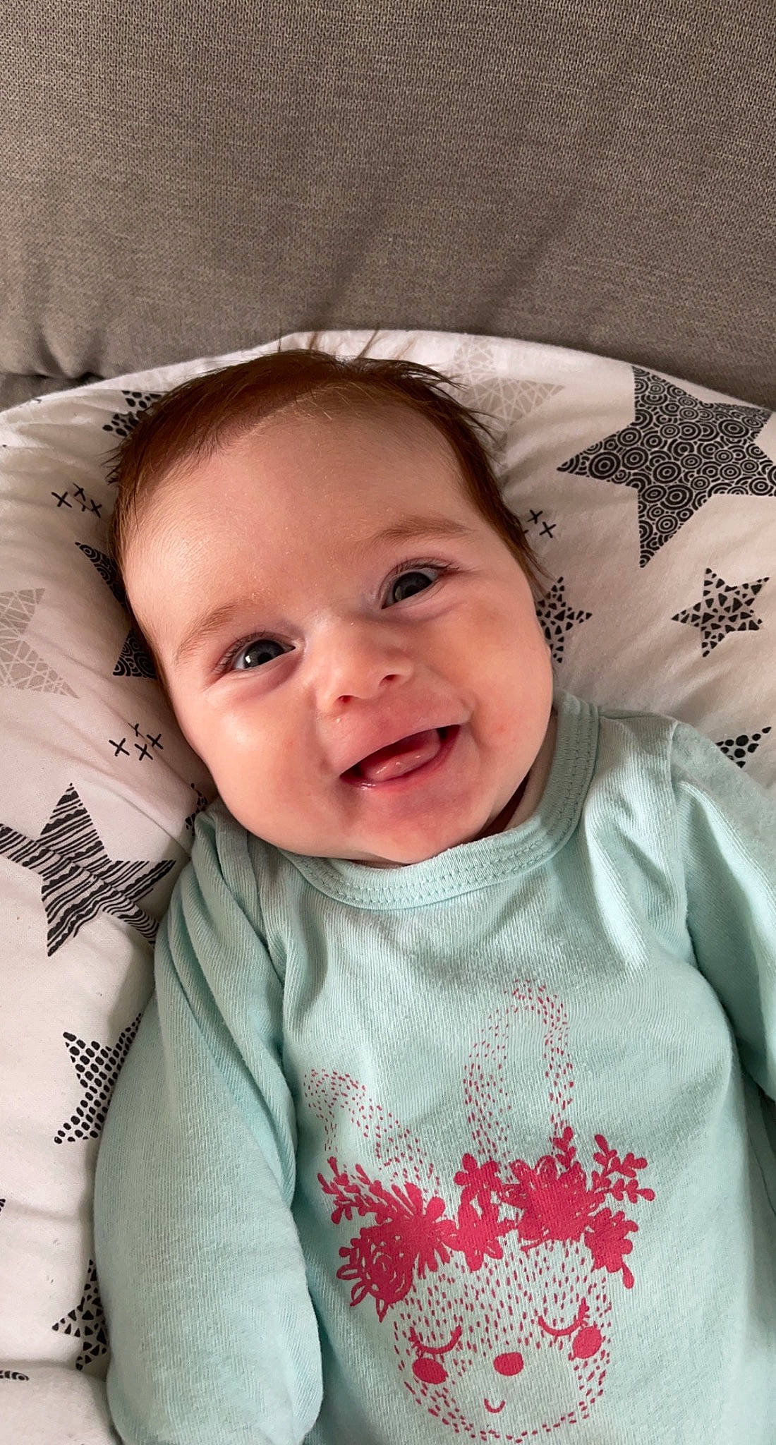 Seyana a rejoint le concours — aidez-le/la à gagner de superbes lots ! baby, baby_toddler_clothing, cheek, chin, comfort, eye, eyebrow, hairstyle, head, human, lip, mouth, nose, organ, person, photograph, product, skin, sleeve, smile